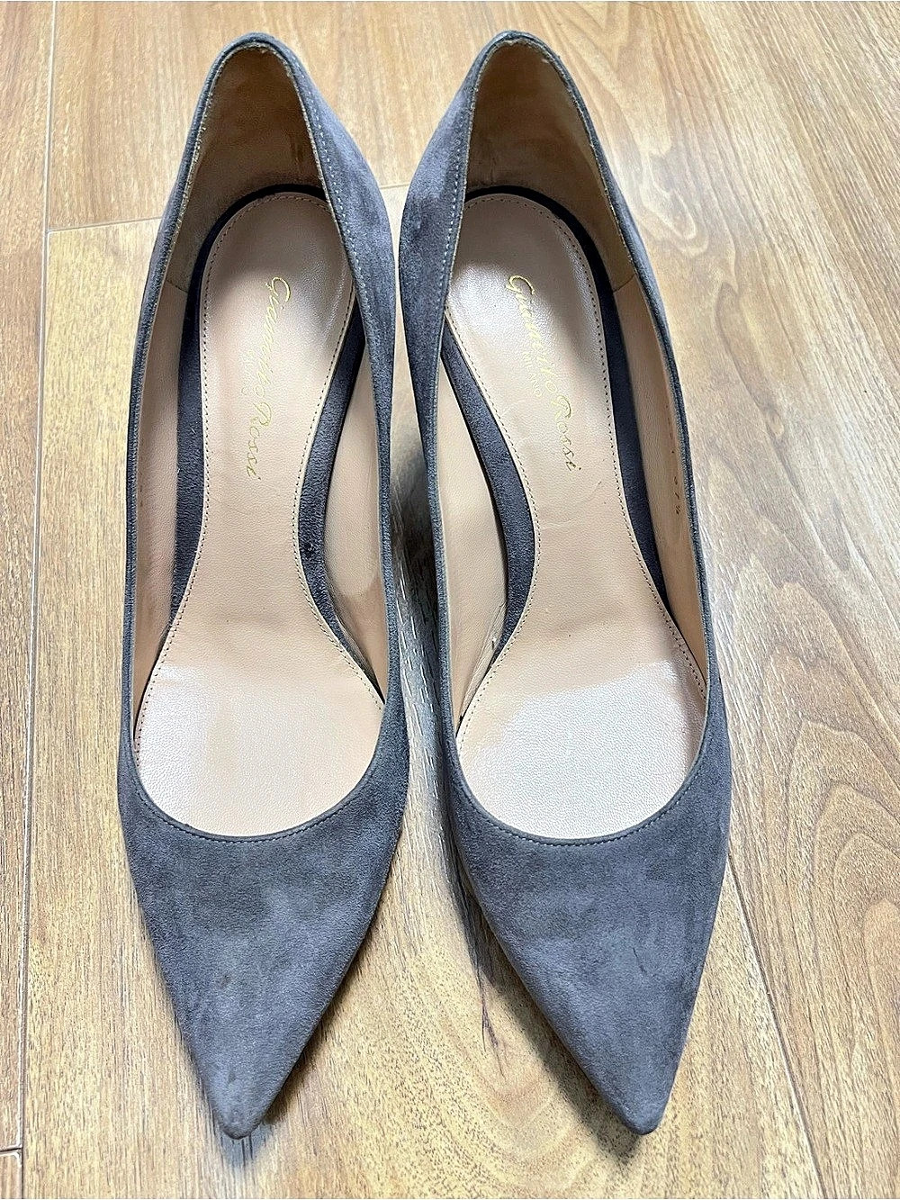 Gianvito Rossi Suede Pointed-Toe Pumps size37.5